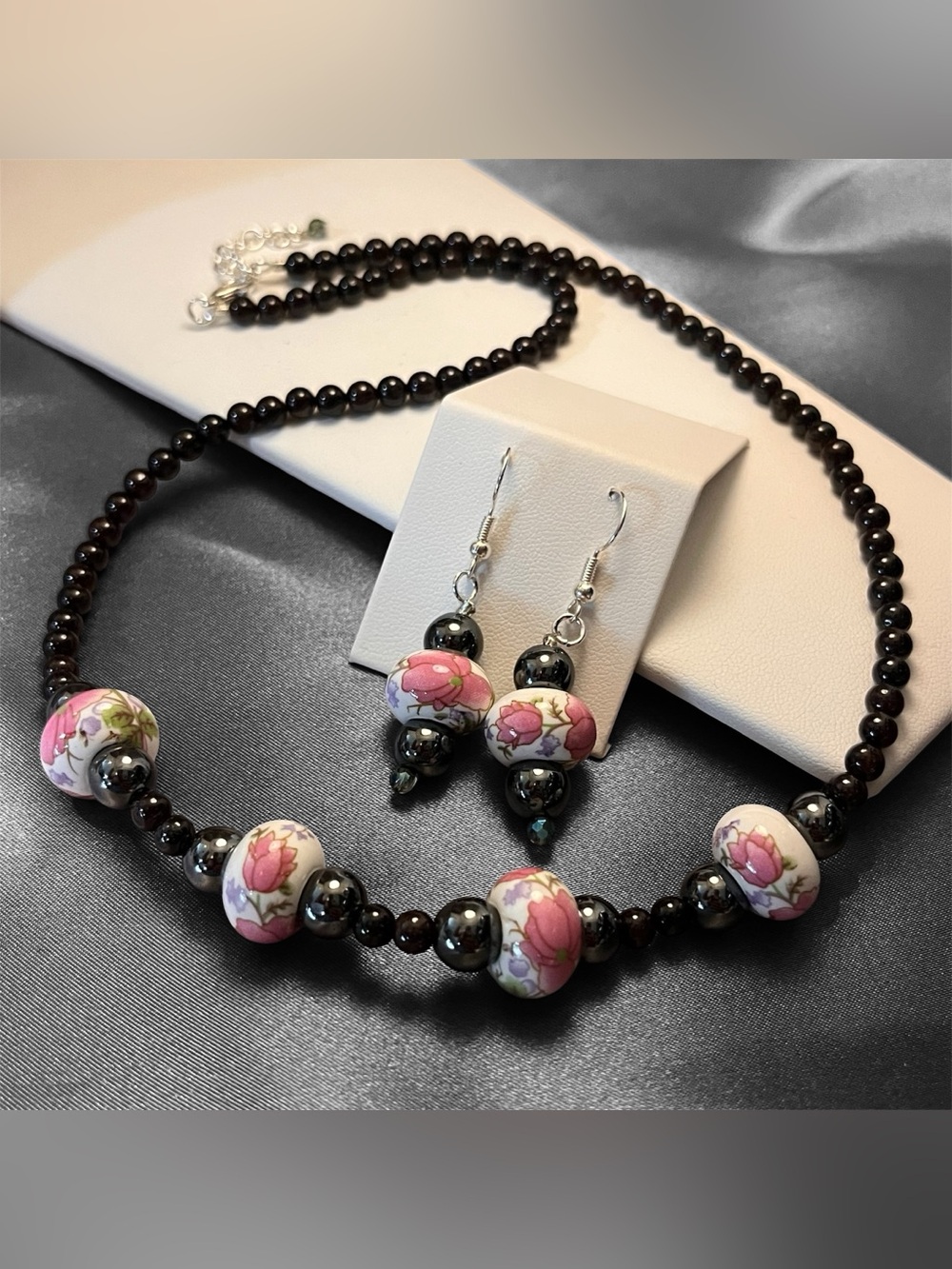 New Artisan Garnet & Floral Ceramic Hematite Bead Necklace & Earrings Set